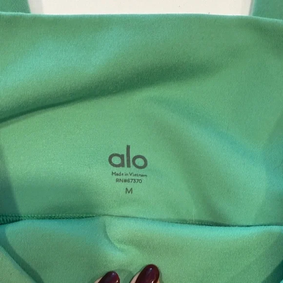 ALO Yoga Green Leggings - Picture 3 of 3